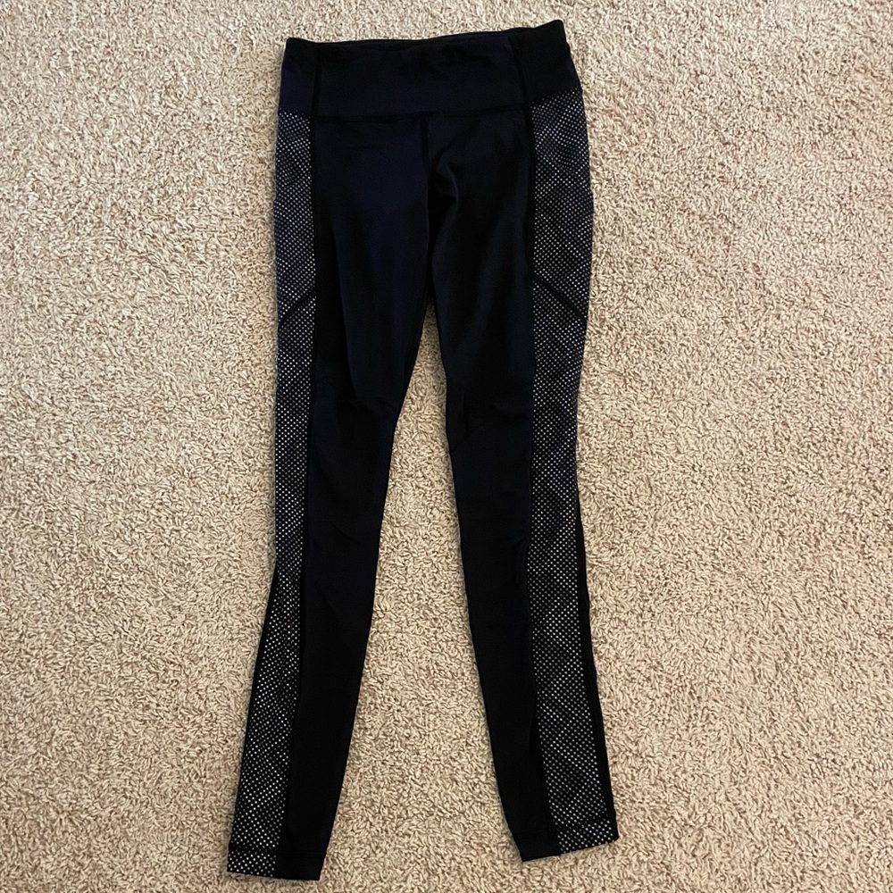 Lululemon reflective leggings with pocket
